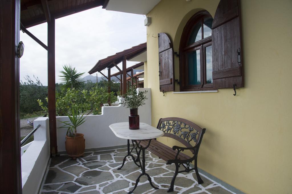 Elia Houses คูตซูนารี ภายนอก รูปภาพ